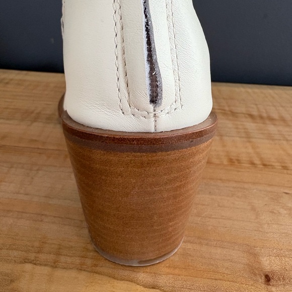 Dolce Vita Zenobi Off White Cutout Leather Western  Boots - Women 7.5 - Picture 4 of 5